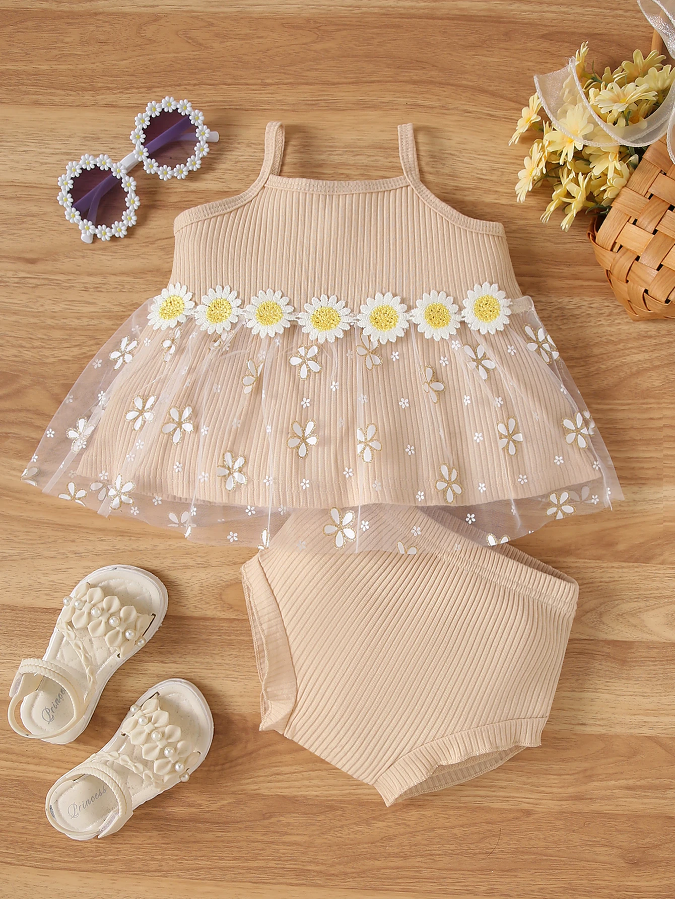 Two Piece Set Of Baby Girl Baby Casual Retro Cute Daisy Embroidered Ribbon Camisole Vest Skirt Mesh Shorts Set