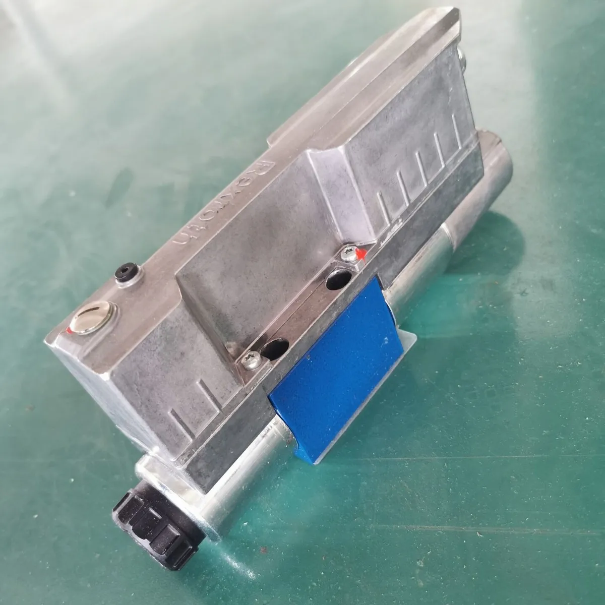 

Proportional directional valve 4WREE6E16-24G24K31A1V