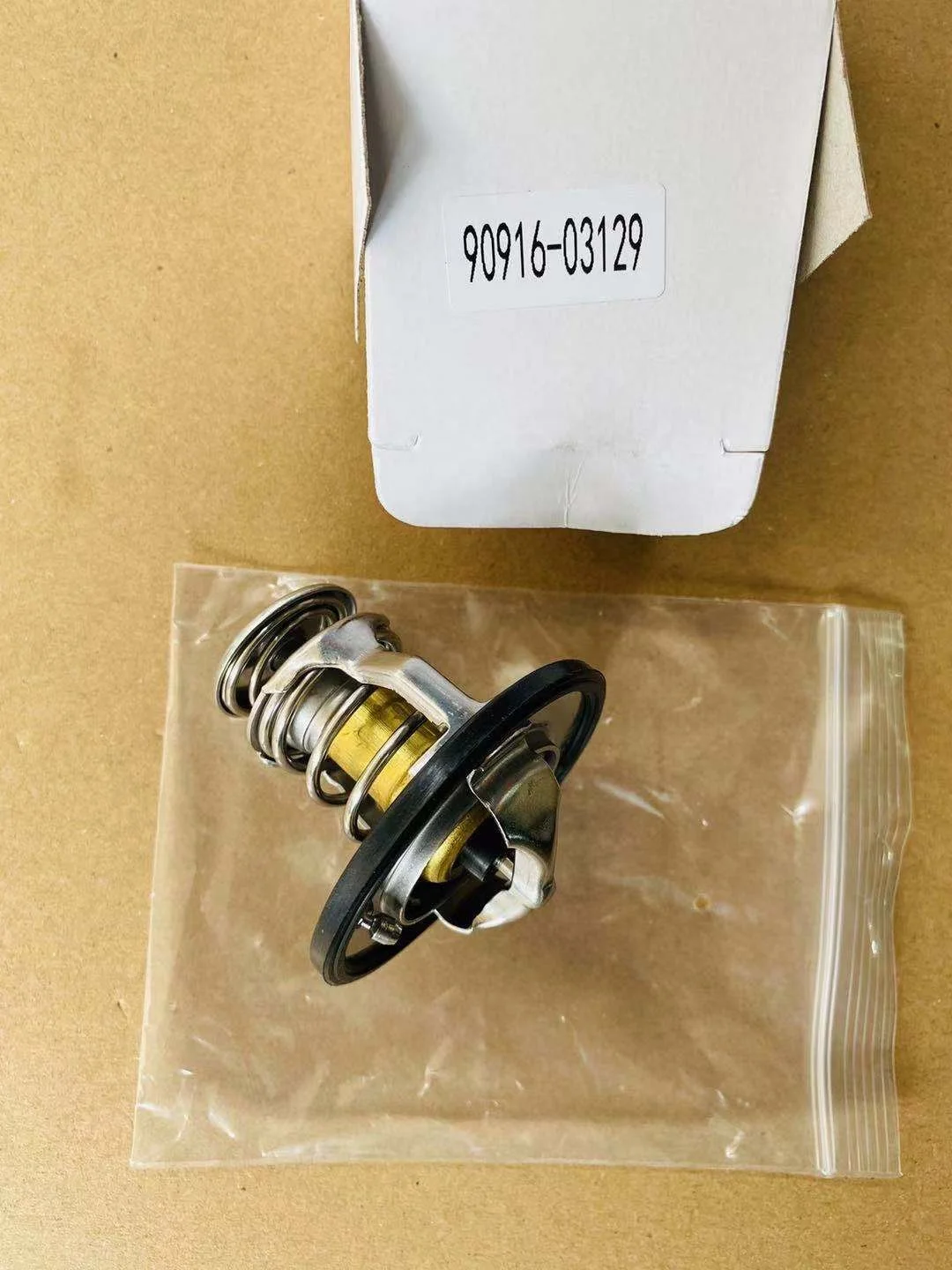 Car thermostat applies for Toyota 90916-03129 9091603129