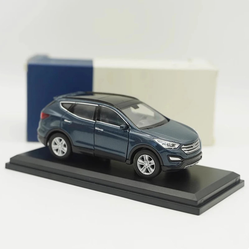 Moulé sous pression 1:38 échelle Santa Fe 2013 avec voiture en alliage modèle de voiture adulte enfants passe-temps Collection décoration garçon cadeau affichage