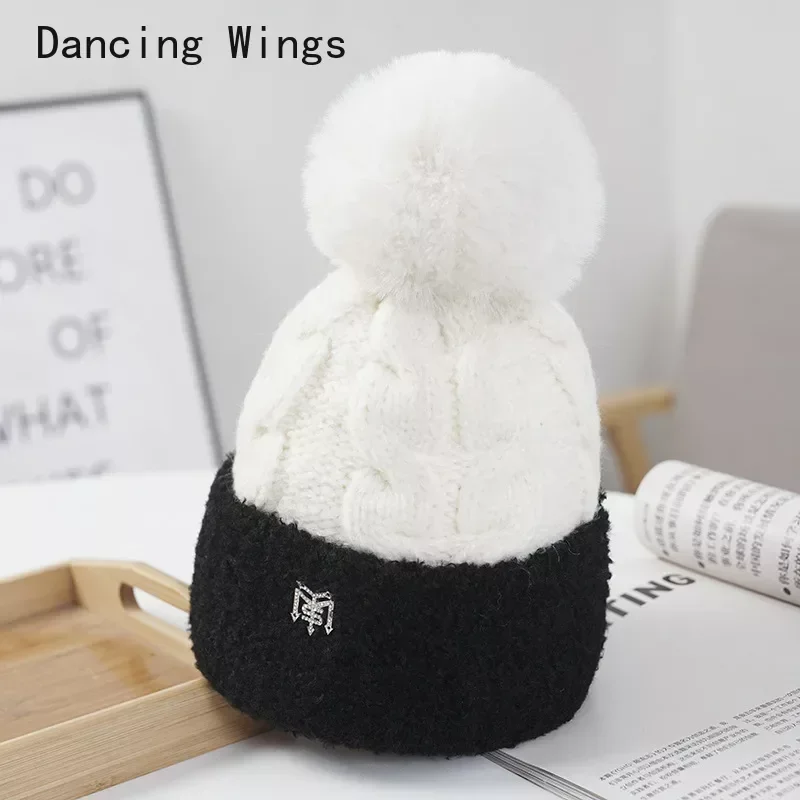 Luxury Winter Knitted Warm Pompom Hats Girls Stripe Cashmere Bonnets Lady's Outdoor Thick Skullies Cap Femm