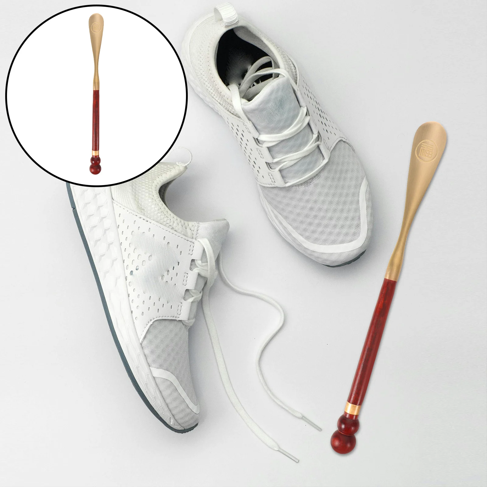 ที่โกยรองเท้าทองเหลืองหัวไม้ พกพาสะดวก สำหรับผู้สูงอายุ พร้อมด้ามจับกันลื่น อุปกรณ์ช่วยใส่รองเท้าสำหรับการเดินทาง