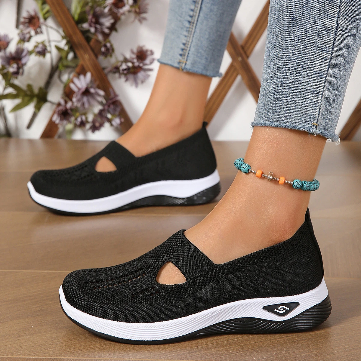 Women Flats New Summer Mesh Breathable Sneakers Light Slip on Flat Platform Casual Shoes for Women Anti-slip Walking Loafers