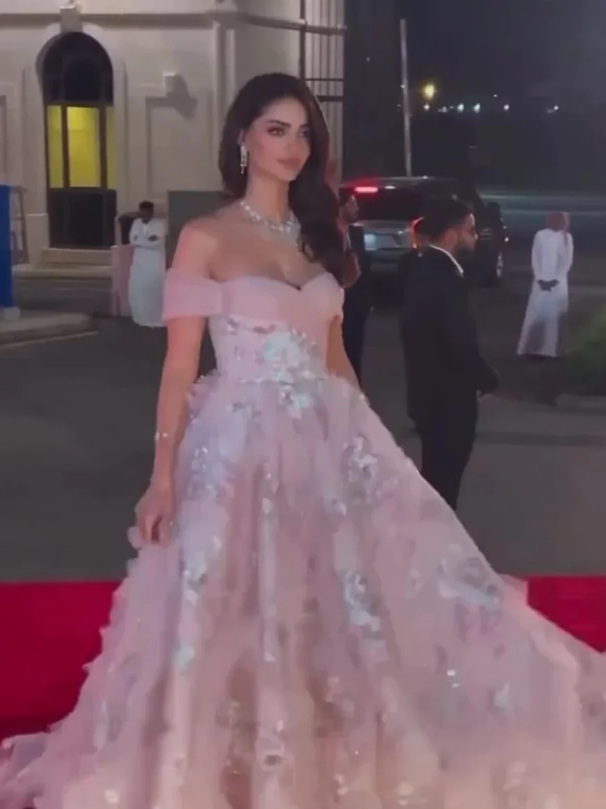 Exquisite Off-the-shoulder Ball Gown Sweep/Brush Prom Dresses Sequin Tulle Draped Net/Tulle Formal Occasion فساتين نسائيه س
