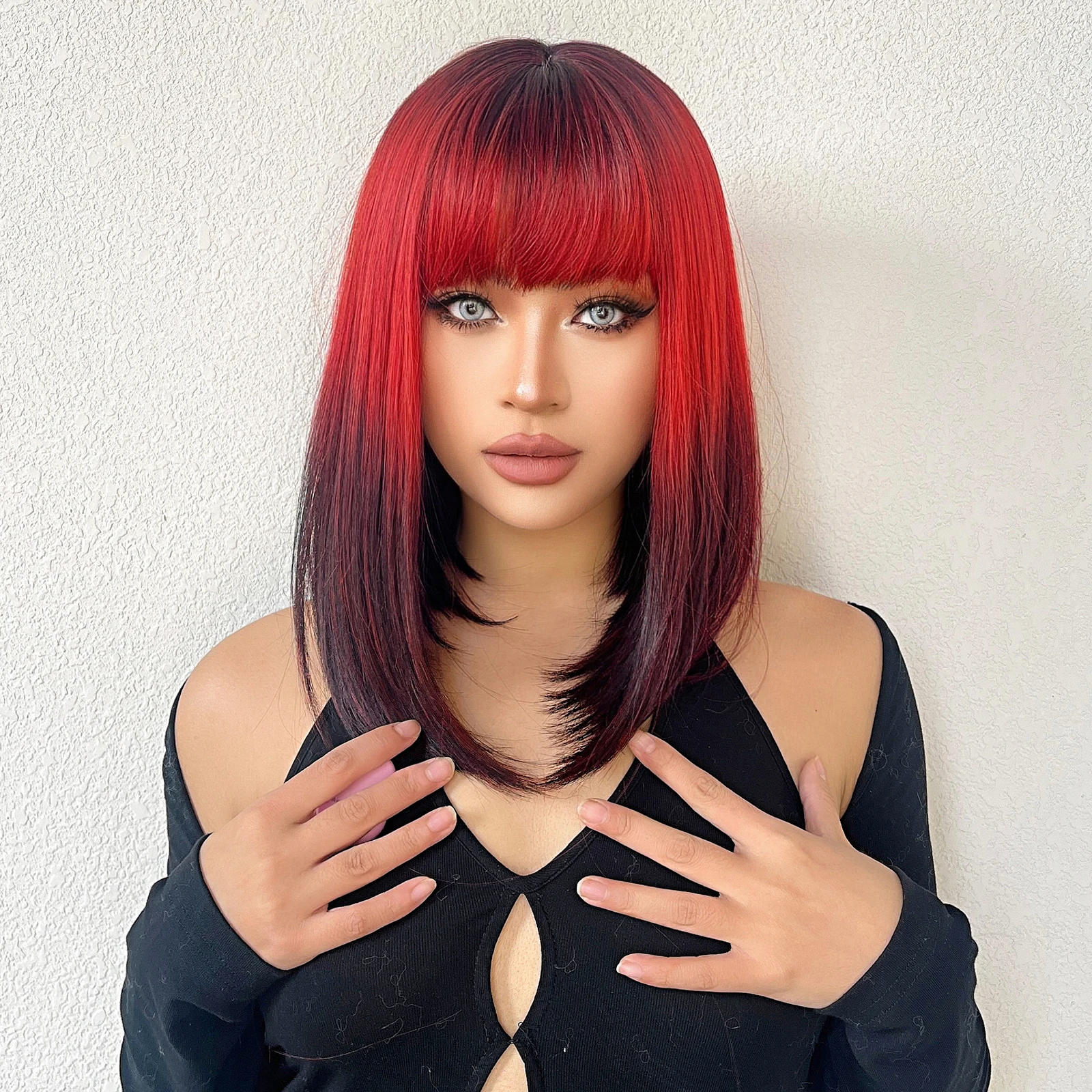 วิกผมสังเคราะห์ตรงยาวปานกลางสีดำไวน์แดงวิกผมพร้อมผมม้าทนความร้อนวิกผมผู้หญิงคอสเพลย์ฮาโลวีน