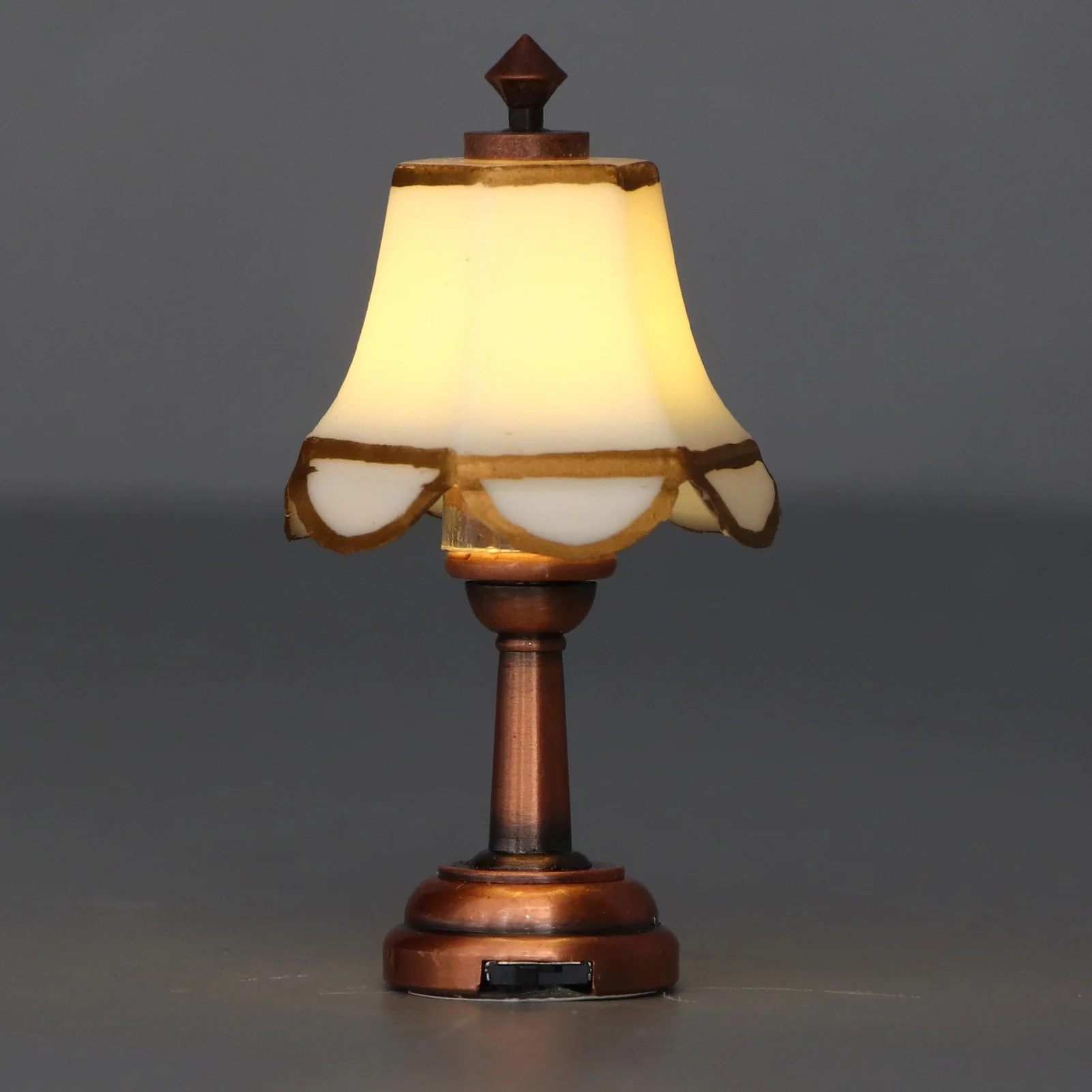 ZK40 Miniature Lamp 1/12 Scale White 6cm Overall Height Battery Operated Metal LED Dollhouse Lamp Props for Decoration