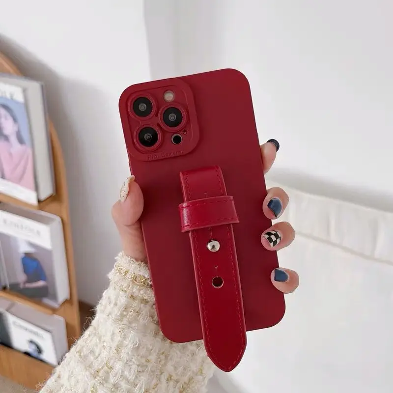 IG KOL PU معصمه حامل جراب هاتف آيفون 16 15 14 13/12/11 بروماكس XS 78P XR SE2/3 6s غطاء كامل الجلد قذيفة حماية الجسم