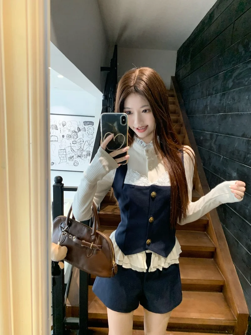 

Elegant Lace Knitted Top Layering Vest Women's Summer Slimming Casual Pants Shorts Three-piece Set Fashionable Casual Style