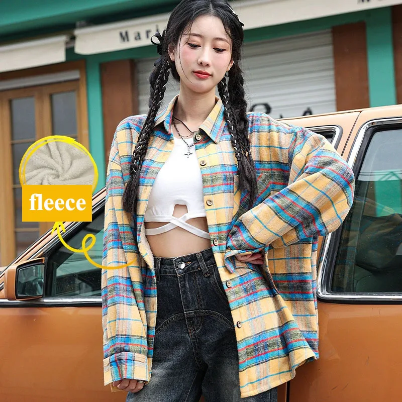 เสื้อเชิ้ตลายตารางฮาราจูกุทรงโอเวอร์ไซส์สำหรับผู้หญิง ฤดูใบไม้ร่วง ฤดูหนาว บุผ้ากำมะหยี่หนานุ่ม อุ่นสบาย เสื้อคลุมแฟชั่นสตรีทแวร์ Y2K เสื้อตัดต่อสีตัดกัน