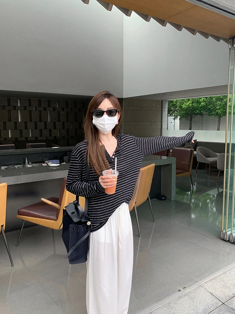 

High Wear Rate Summer Refreing Comfortable 50% Linen Long Sve Striped Sun Protection irt T-irt Lady Size 77