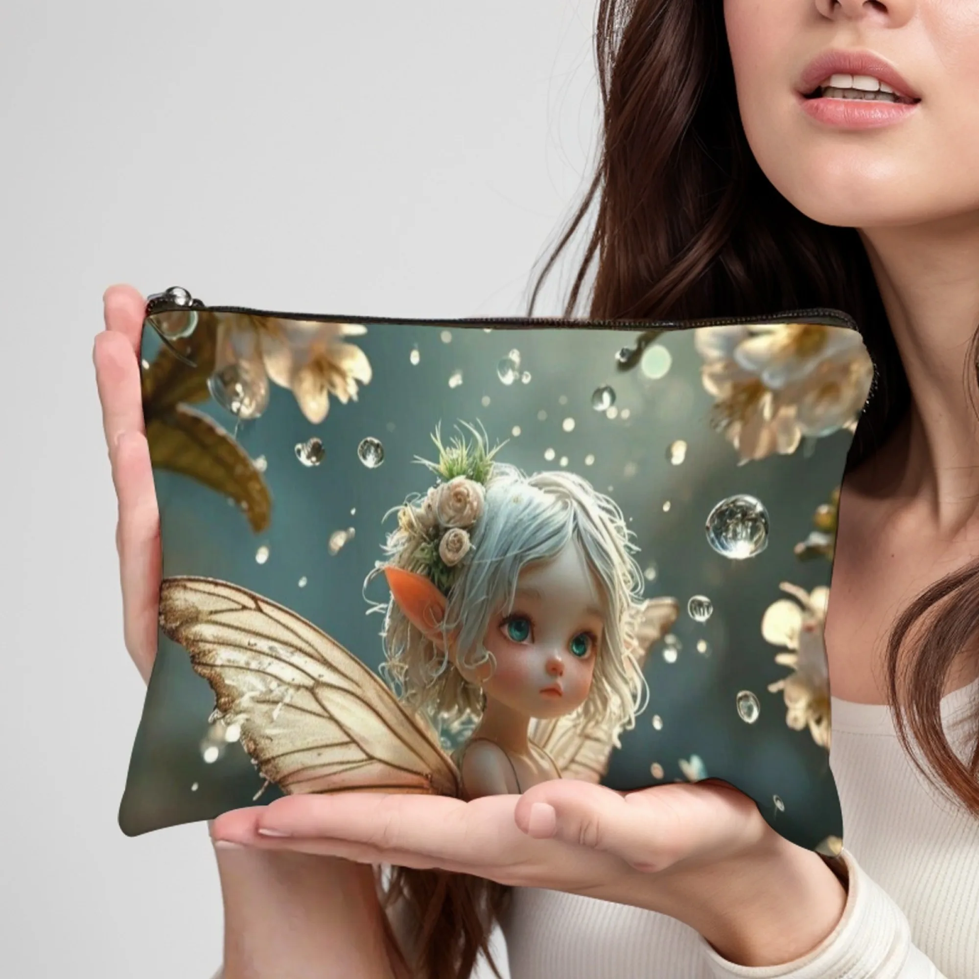 

Белая сказочная девушка в форме капли. Стильная косметичка на молнии. Портативная косметичка с зеркалом. Прочная дорожная косметичка.