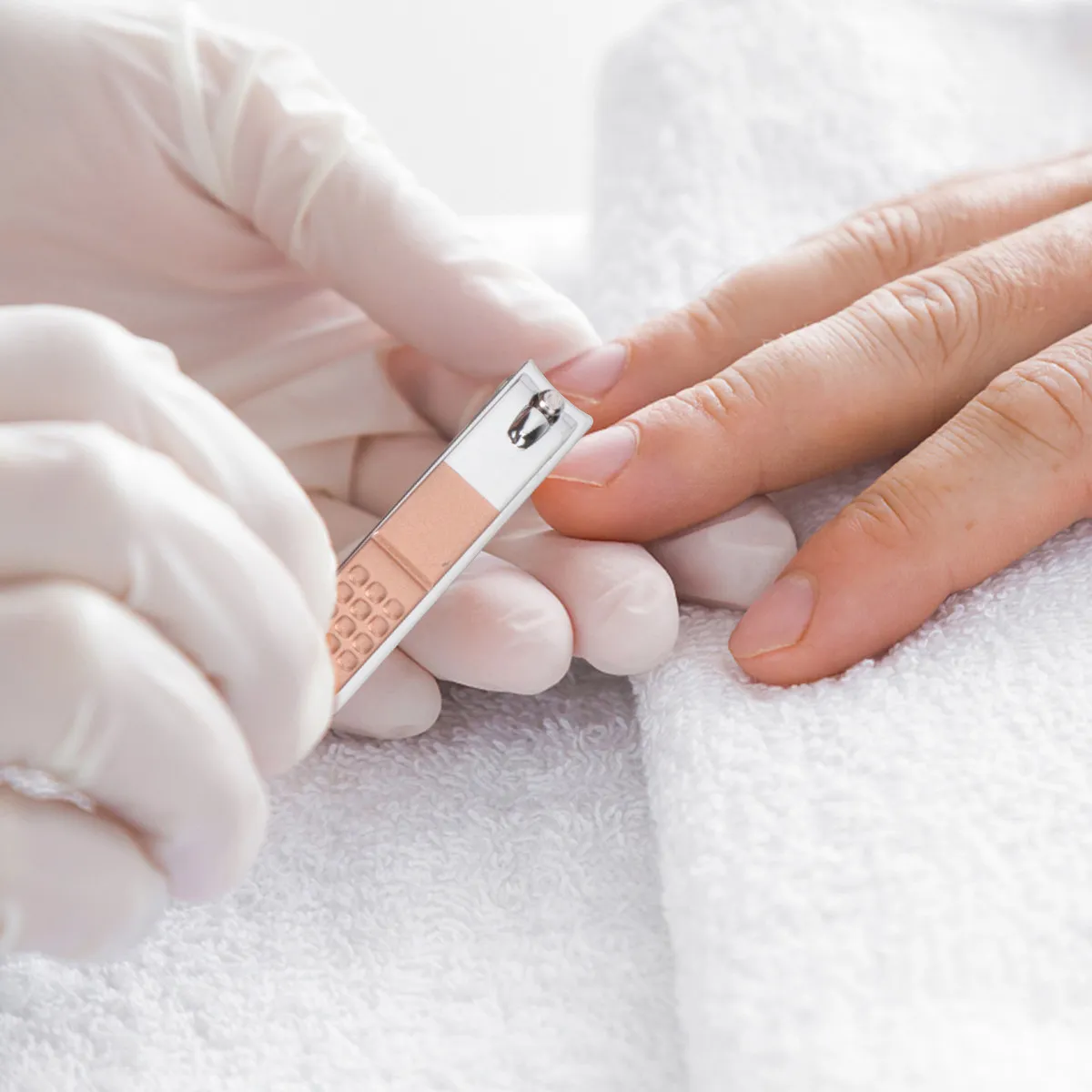 

Набор для маникюра из 4 предметов: кусачки для ногтей из нержавеющей стали, эргономичный дизайн для легкой обрезки и ухода за ногтями.