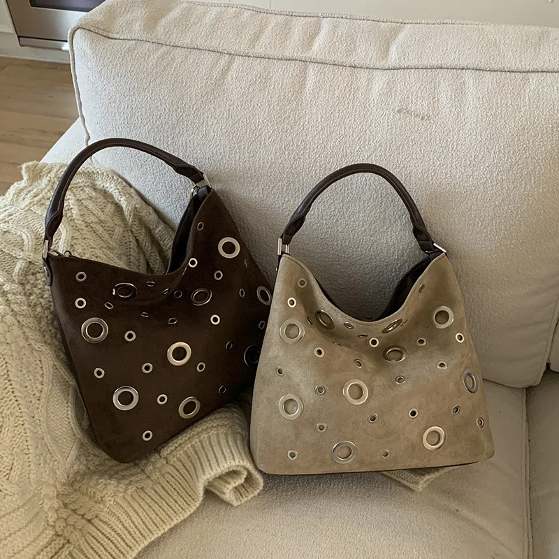 

Женская сумка-ведро, крутая мотоциклетная сумка через плечо с полыми заклепками, сумка через плечо с регулируемым ремешком на молнии, многофункциональная сумка через плечо