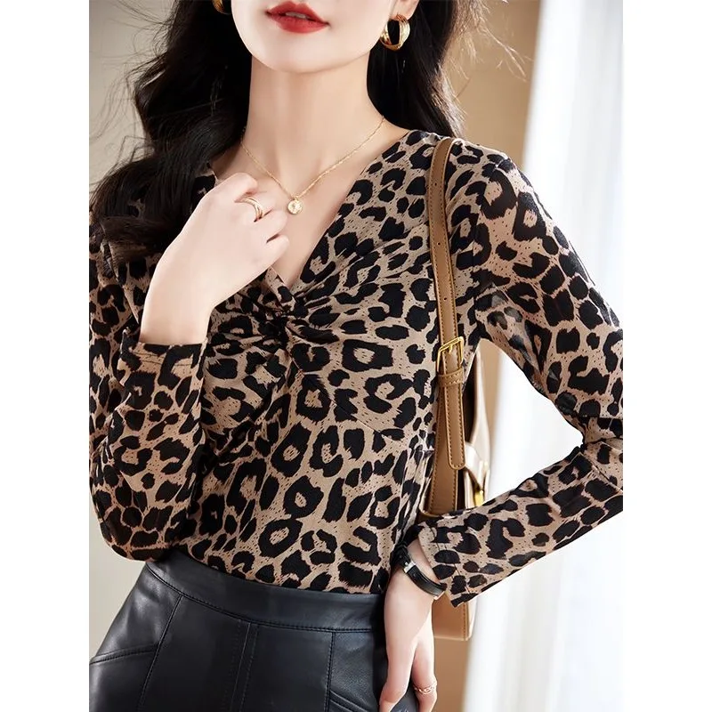Thin 2025 Spring New Mesh Long-sleeved V-neck Top Fashion Belly-covering Slim Fit T-shirt Chic Little Shirt