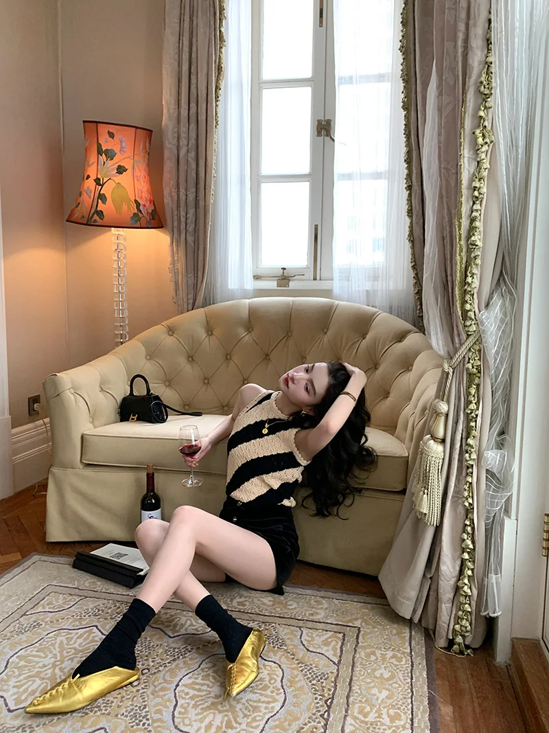 

YEXIAOTING Le Small Tang Rue De L'evangile Knitted Patchwork Vest Briti Stripe Versatile Spring 2024 Ladies' Sweater