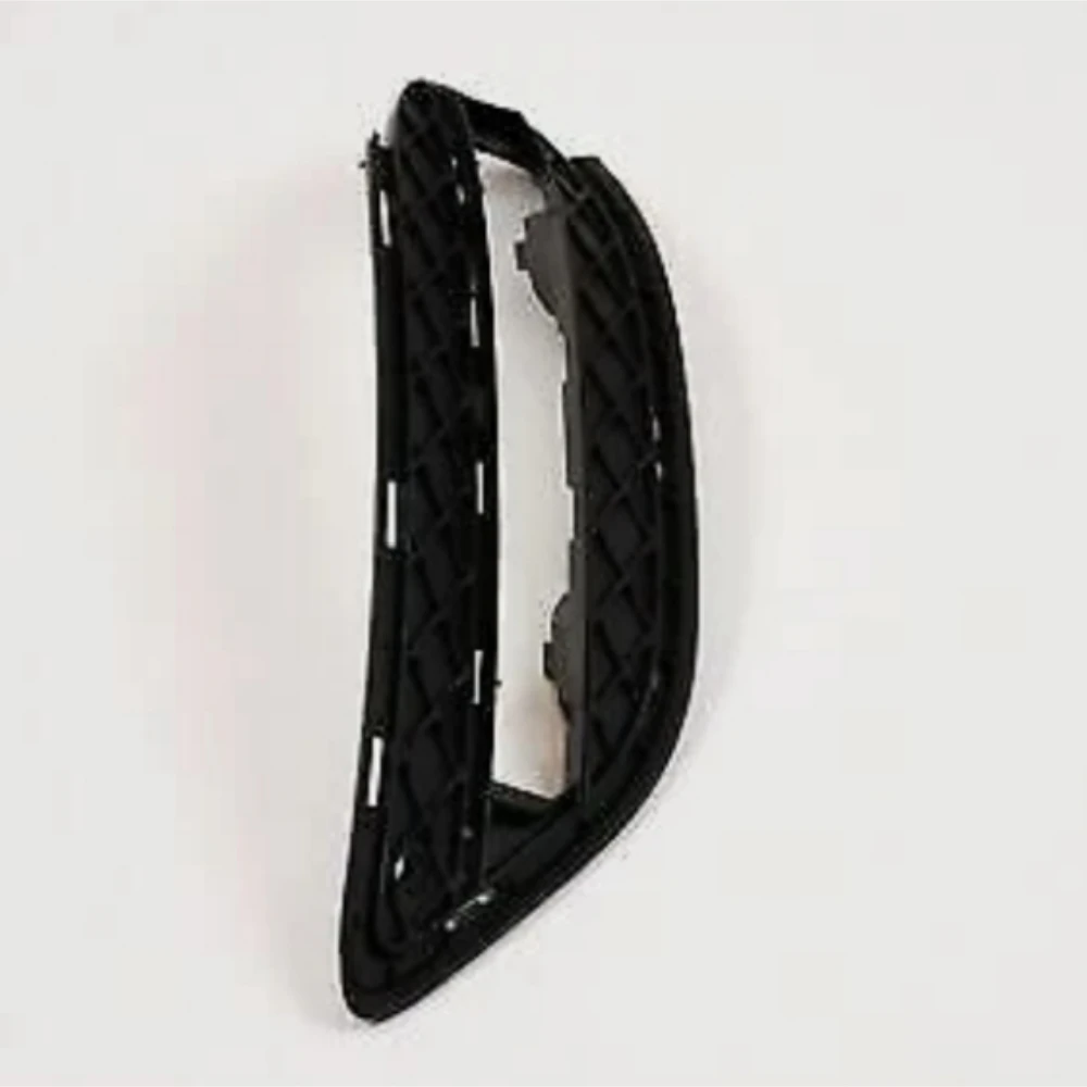 Front bumper fog lamp cover A2468850622 A2468850722 For Mercedes Benz B-Class W246 2012-2014  W242