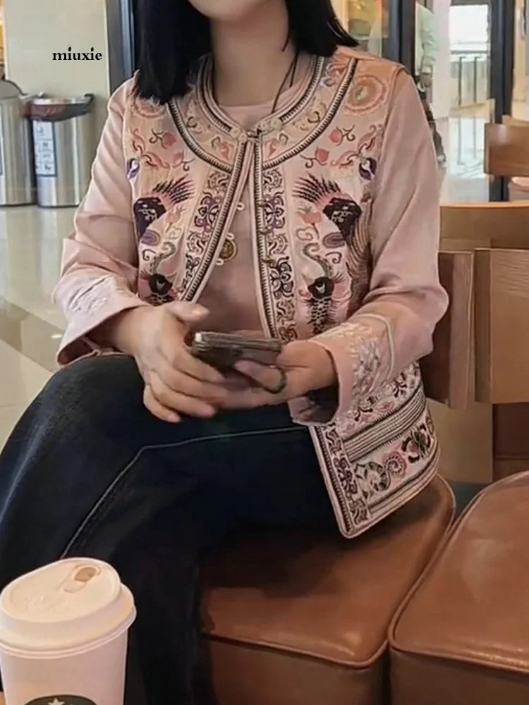 

Retro Chinese Sle Embroidered Vest Women's round Ne Svel Top Pink Heavy Work Embroidery Spring 2026 Faion Ladies