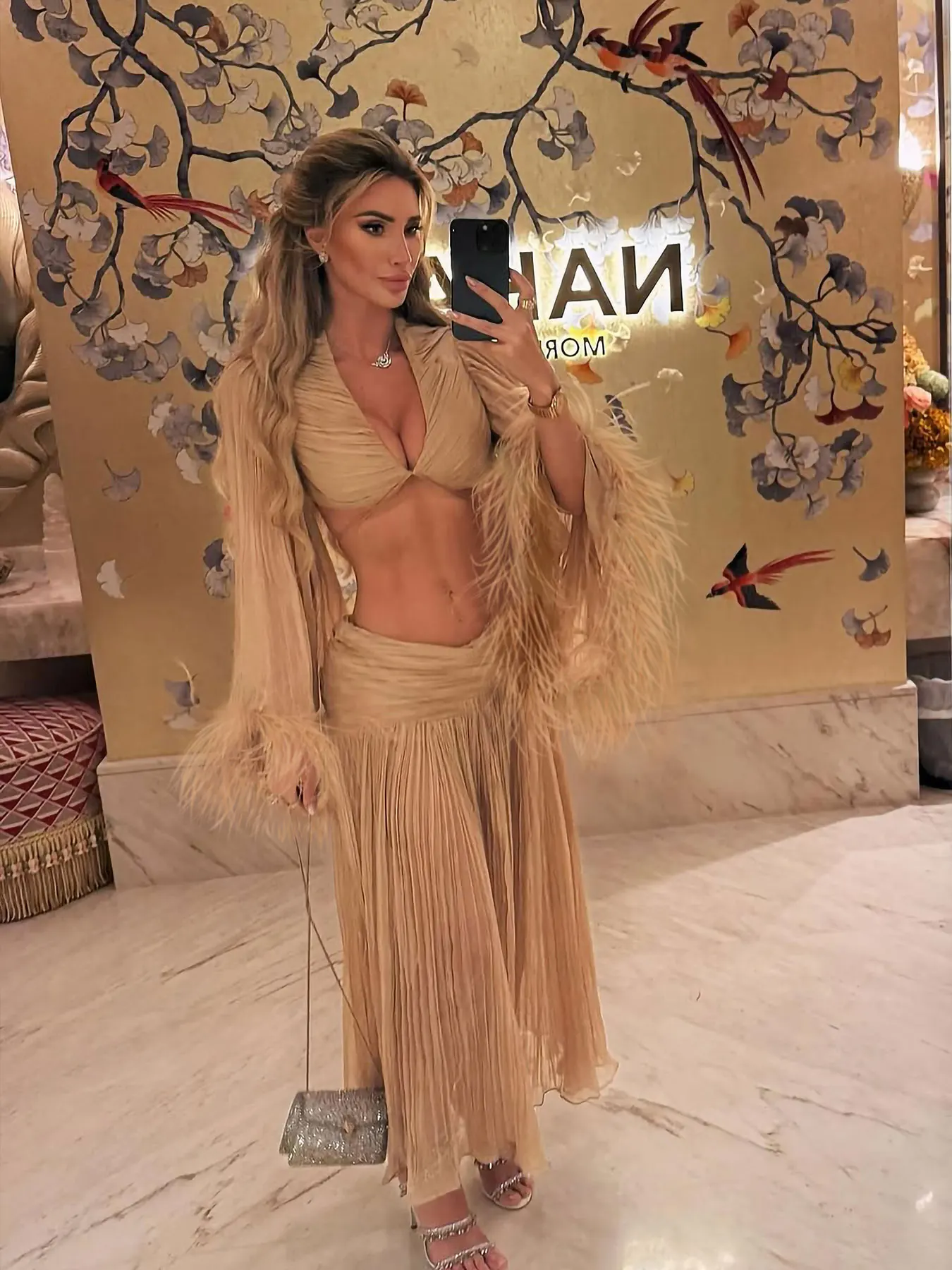 طقم فساتين بأكمام طويلة موضة 2025 طقم تنورة نسائية بشراشيب ملابس عالية الشارع للسيدات فساتين الحفلات المسائية مجموعة ملابس نسائية