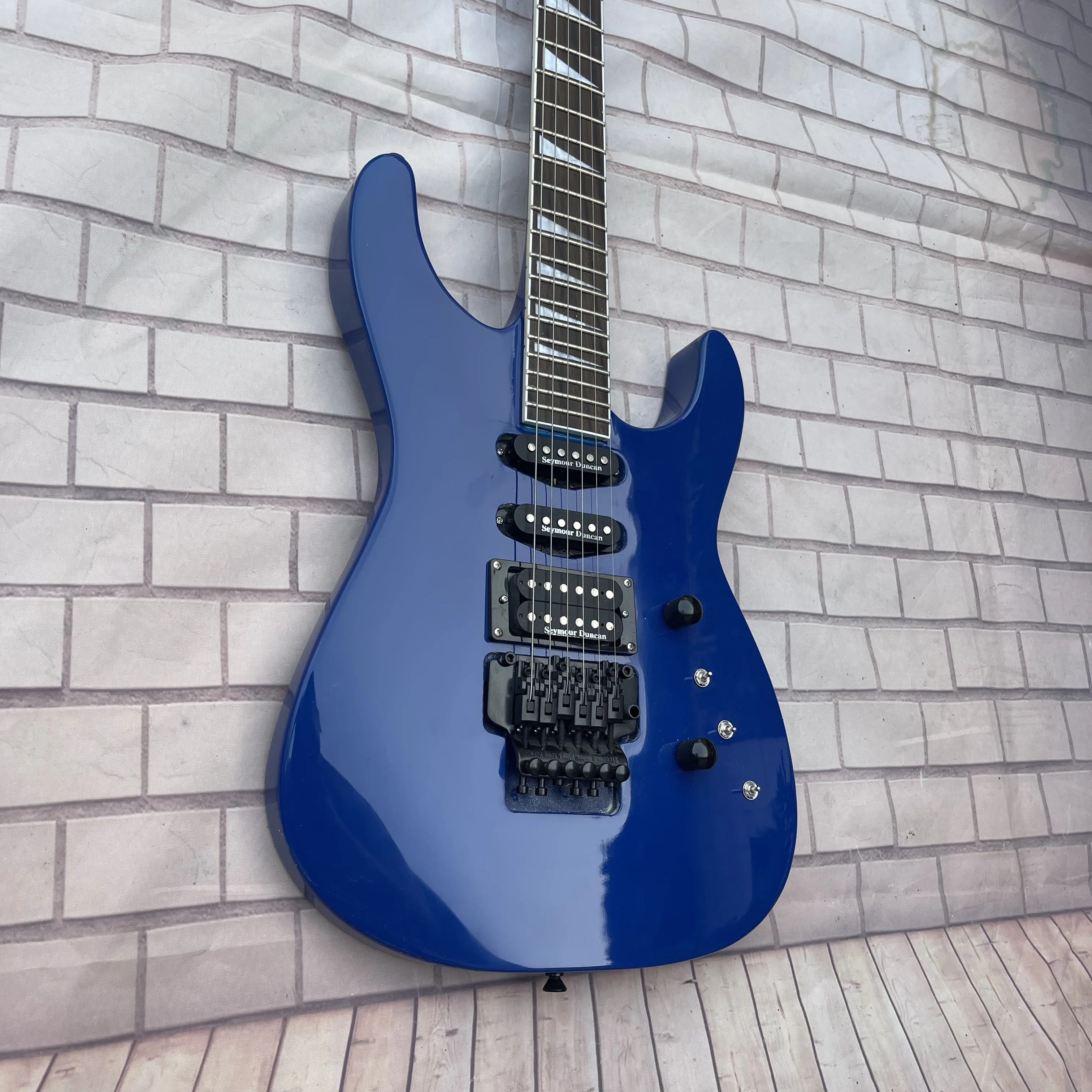 Guitar 6-string electric guitar, dark blue body, maple neck, rosewood fingerboard, factory real pictures, can be shipped upon or