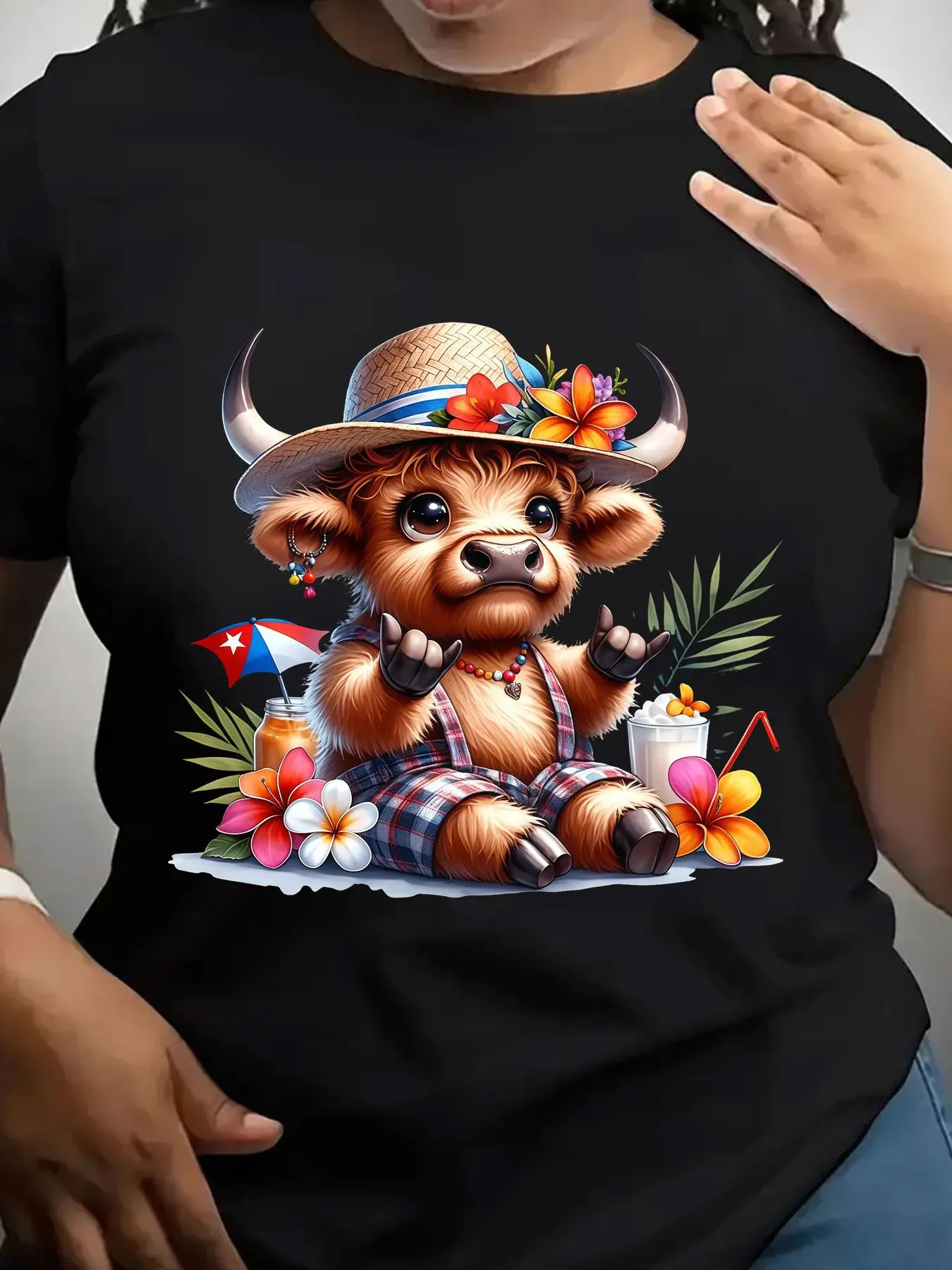 Women's Trendy Crew Neck T-Shirt Cute Bull Wearing Straw Hat Suitable for Casual Sportswear