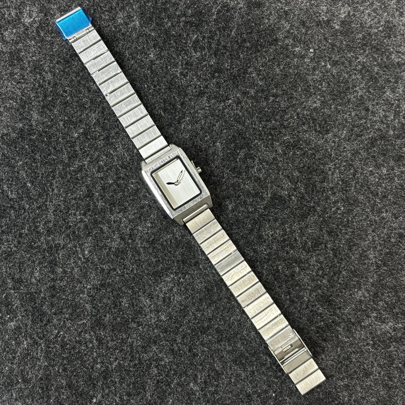 

Luxury Stainless Steel Ladies Quartz Watch Waterproof Rectangle Silvery Women's Fashion Wristwatch Simple Design Gift Clock