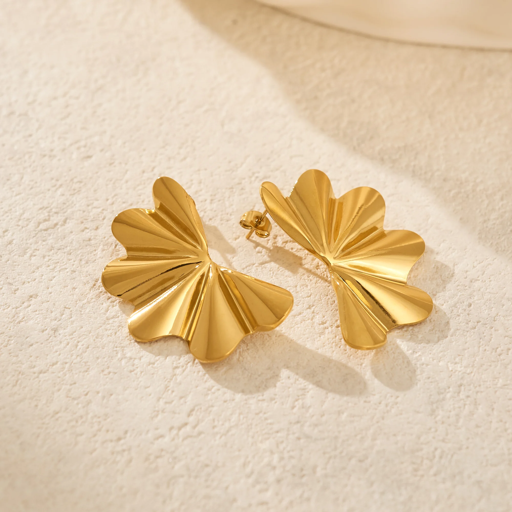 DASEIN INS Trendy Ruffled Sun Fan Shaped Earrings 18k Pvd Gold Plated Stainless Steel Ancient Indian Jewelry for Women