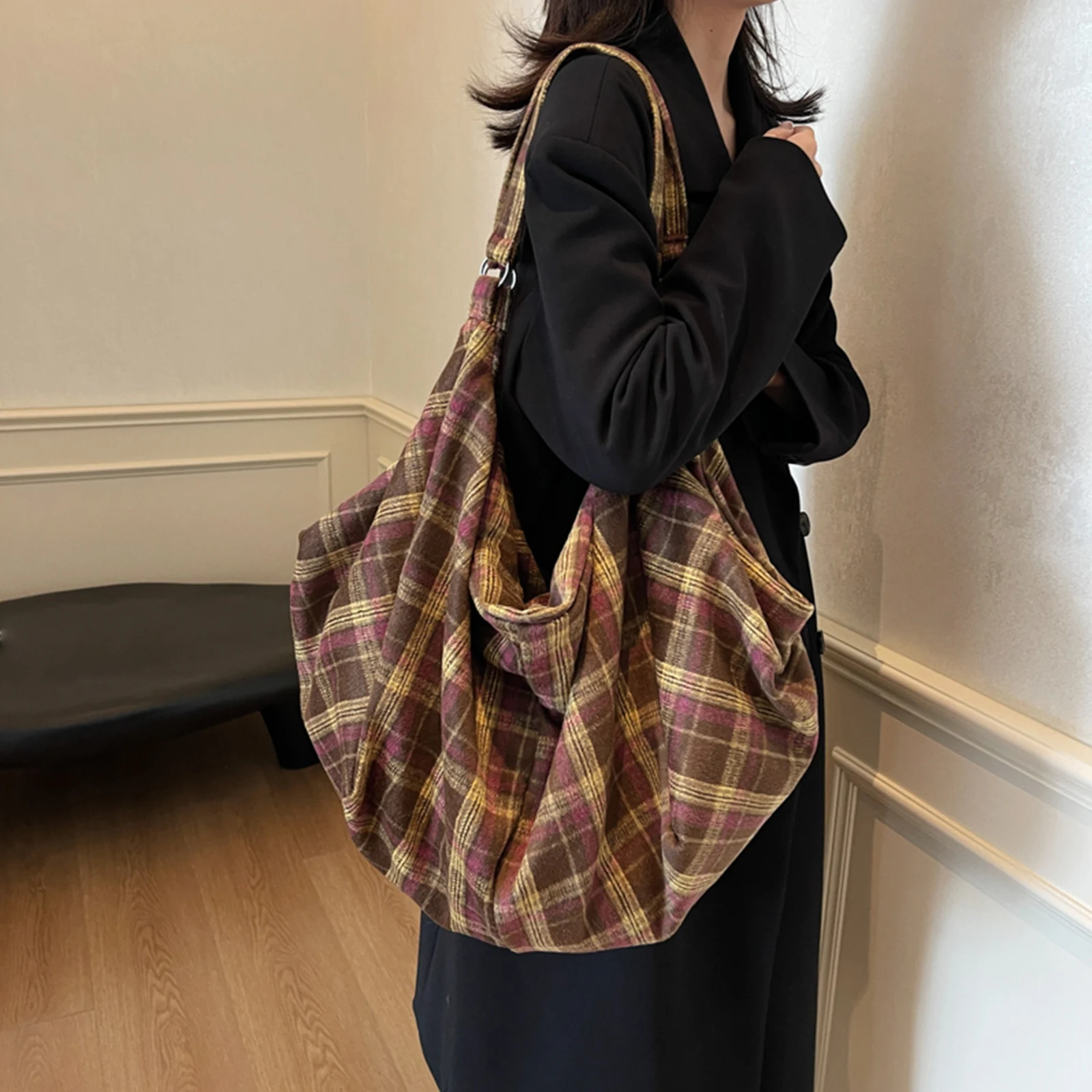 Damen-Schultertasche aus Segeltuch mit Karomuster, verstellbarer Riemen, Unterarmtasche, vielseitige Unterarmtasche für Arbeit und Reisen – Detail 9