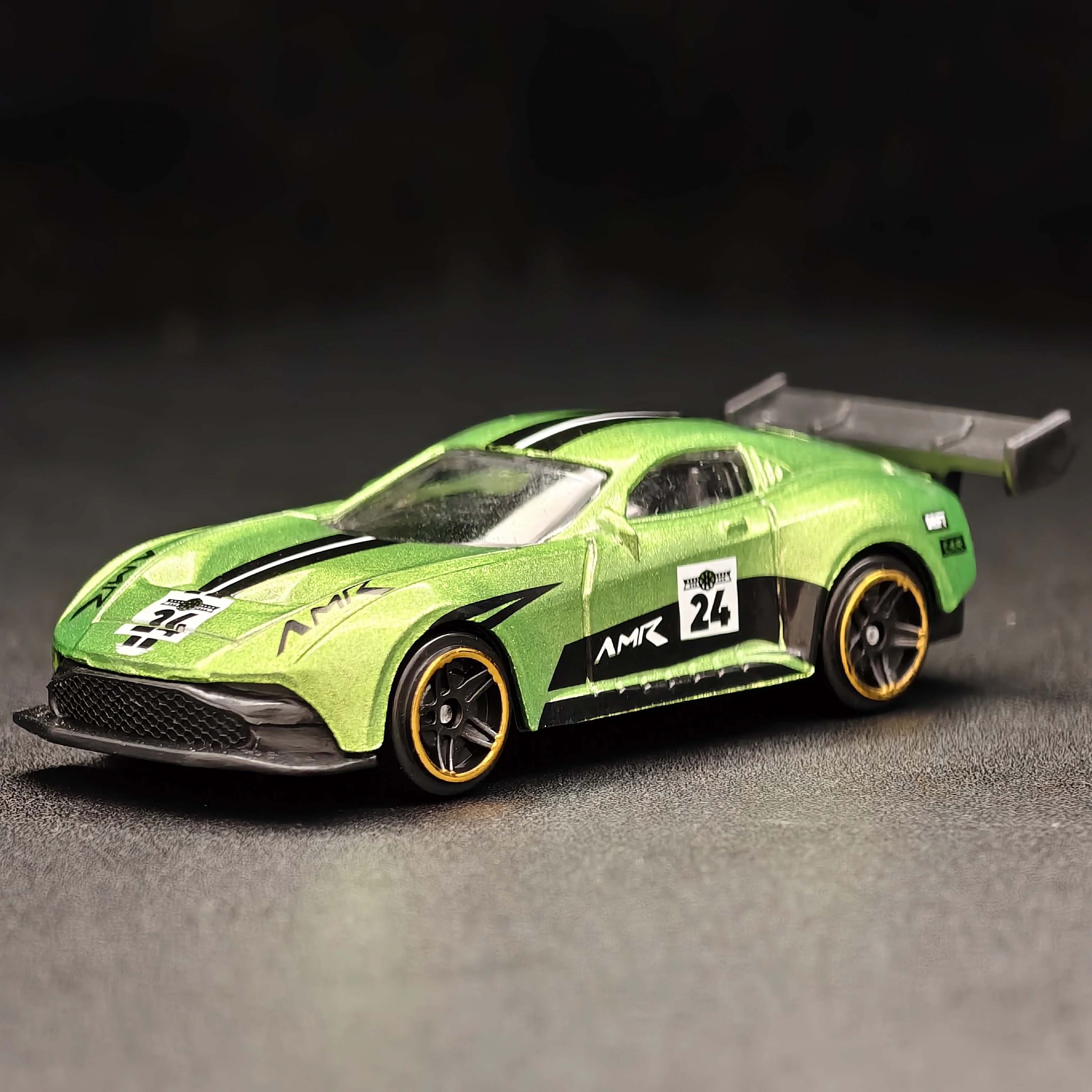 1/64 Diecast Alloy Racing Car Model Green Sports Supercar with Large Rear Wing Metal Miniature Toy for Collectors and Display
