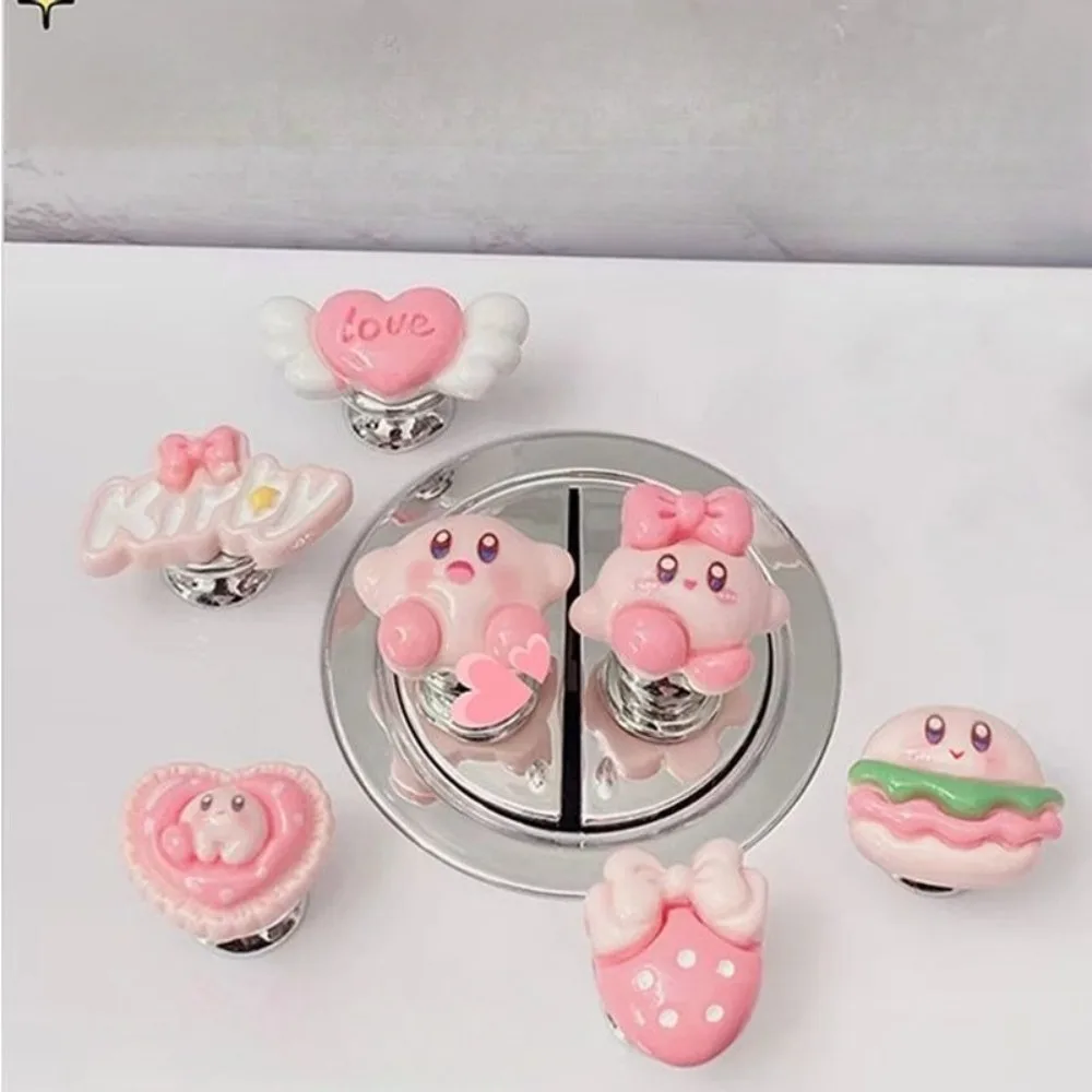 Uroczy przycisk spłuczki do toalety w kształcie Kirby, kreatywny uchwyt na pokrywę, prezent