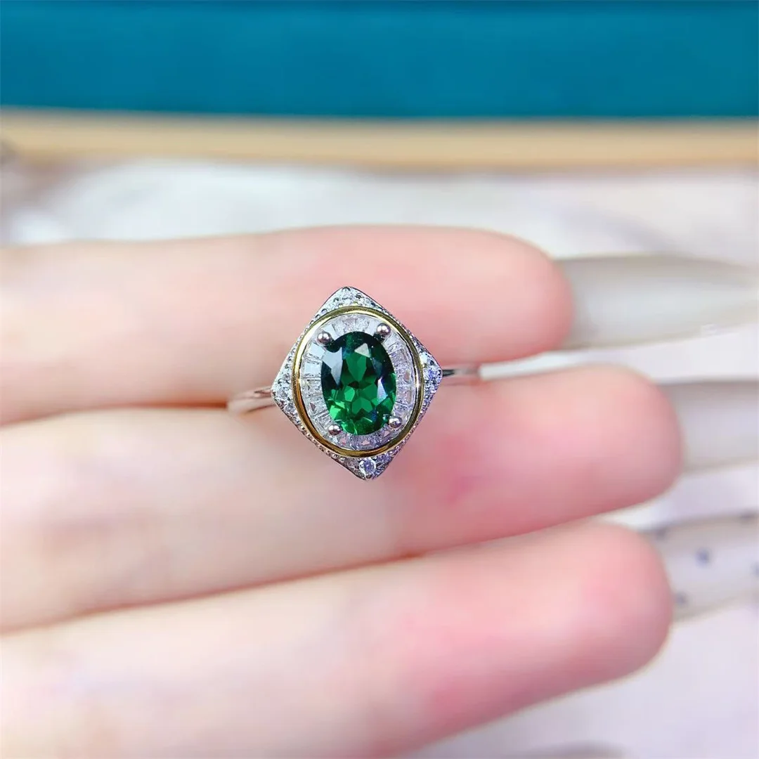 

Sophisticated Diopside Ring Sparkling S925 Sterling Silver Modern Gift High Quality Luxury Jewelry Designer Design