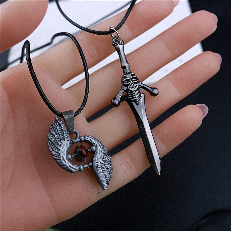 In Stock Devil May Cry 5 Pendant Devil Hunter Crystal Soul Stone Pendant But Ding Sword Virgil Necklace Jewelry Gift