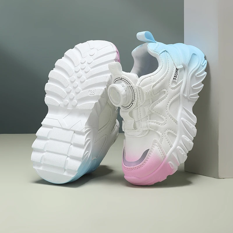 

Детская спортивная обувь, новинка 2024, стильная обувь для девочек, дышащая повседневная обувь с вращающимися пуговицами, трендовая обувь градиентного цвета