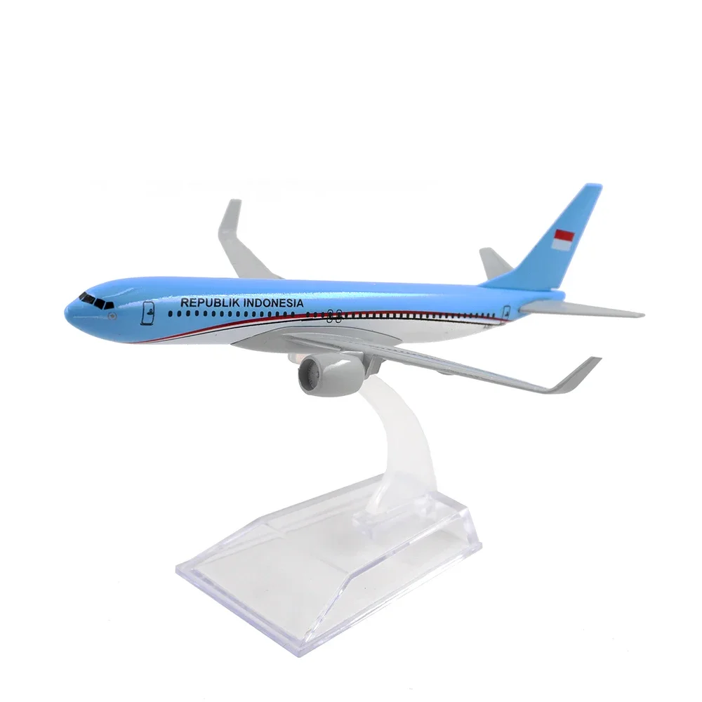 1/400 Aereo Boeing 737 Republik Indonesia 16 centimetri In Lega di Aereo B737 Modello Giocattolo Per Bambini Regalo per la Decorazione Della Collezione