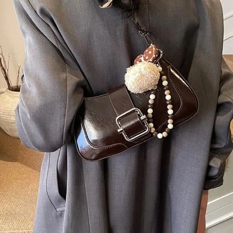 

2026 New Retro Simple Belt Buckle Design Bag Women's Bag Fashion Shoulder Underarm Bag Simple Messenger Bag