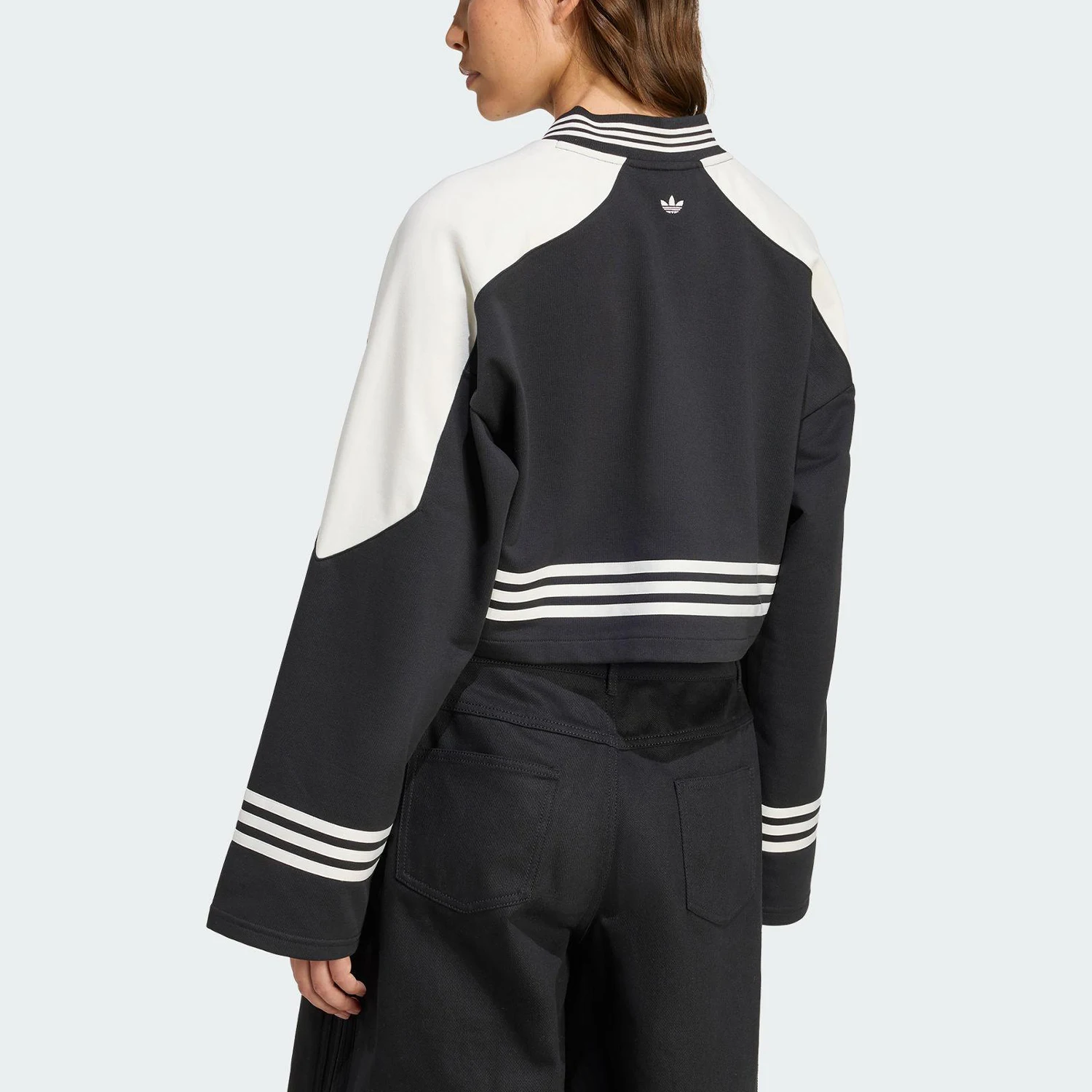 Adidas Authentic CREW SWEATSHIRT Women's Short Sleeve Crew Neck Sweatshirt JW7273