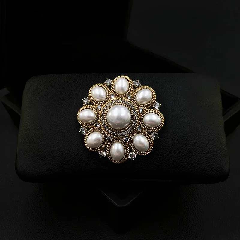 

1983 Chinese Antique Badge Round Flower Brooch Luxury Retro High-End Corsage Fashion Pin Clothes Accessories Women Jewelry Gifts