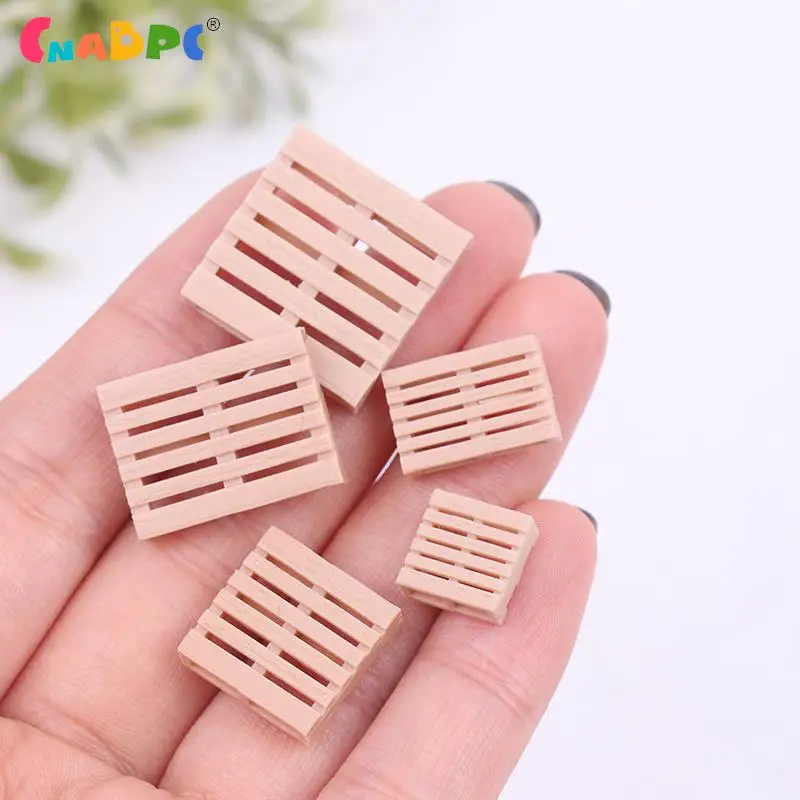 

1pcs Resin 1/64 Forklift Plate Model Garage Maintenance Tools Miniature Car Scene Accessories Toy