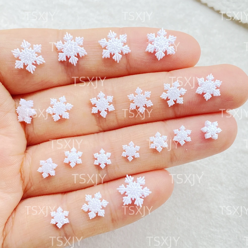100 Stück Mini-Weihnachtsschneeflocken aus Kunstharz, niedliche weiße Schneeflocken, flache Strass-Steine für Nagelkunst, DIY, Weihnachts-Scrapbooking, Basteln – Detail 7