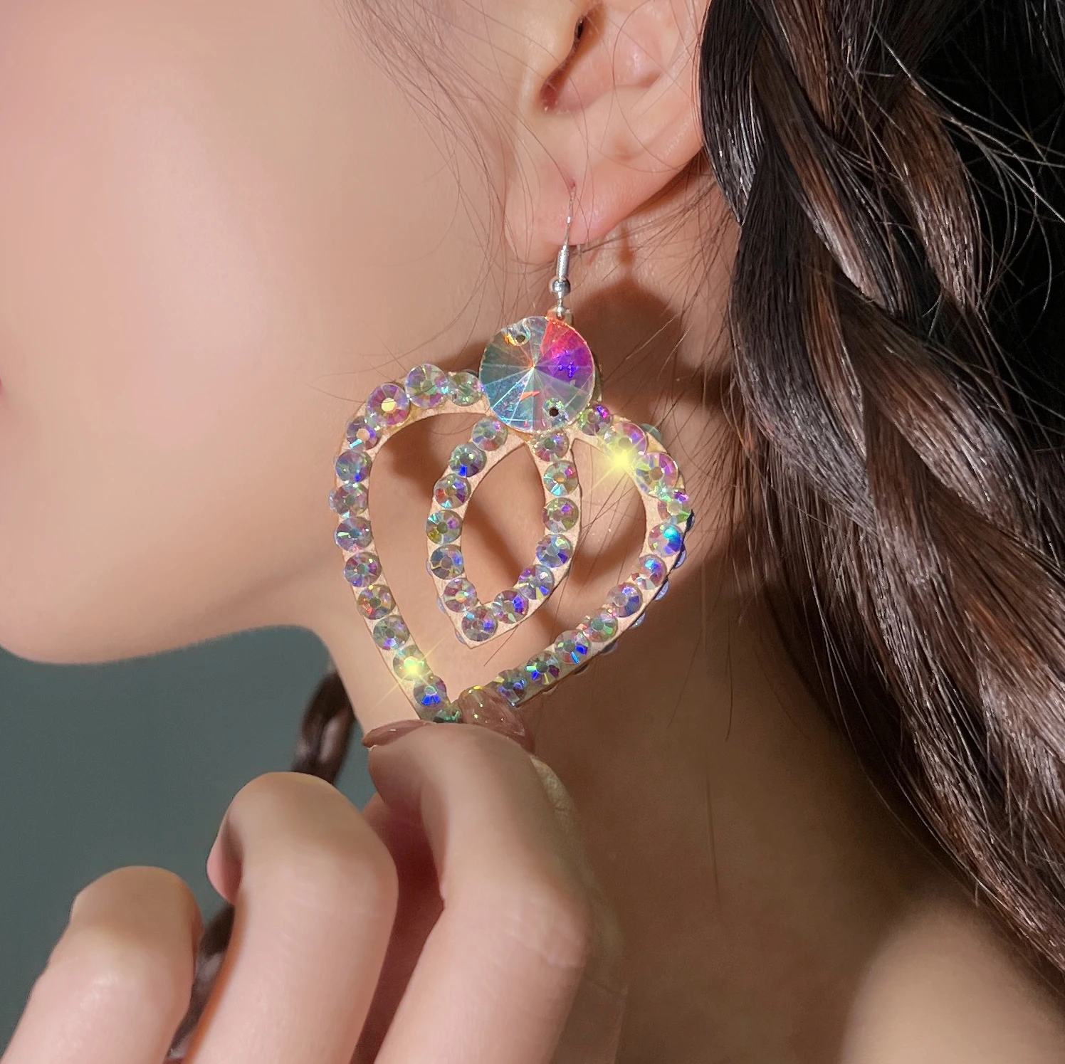 Pendientes de diamantes de colores hechos a mano para mujer, accesorios para la oreja, baile del vientre, exquisitos pendientes de gama alta para adultos, 20 estilos