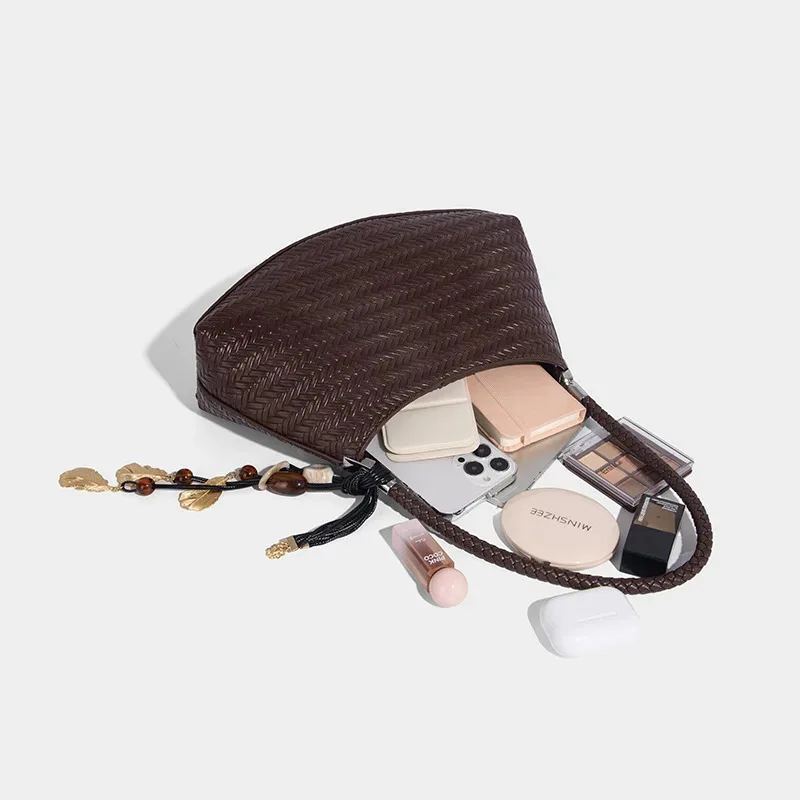 Рисунок 5 - Сумки-тоут ручной работы из искусственной