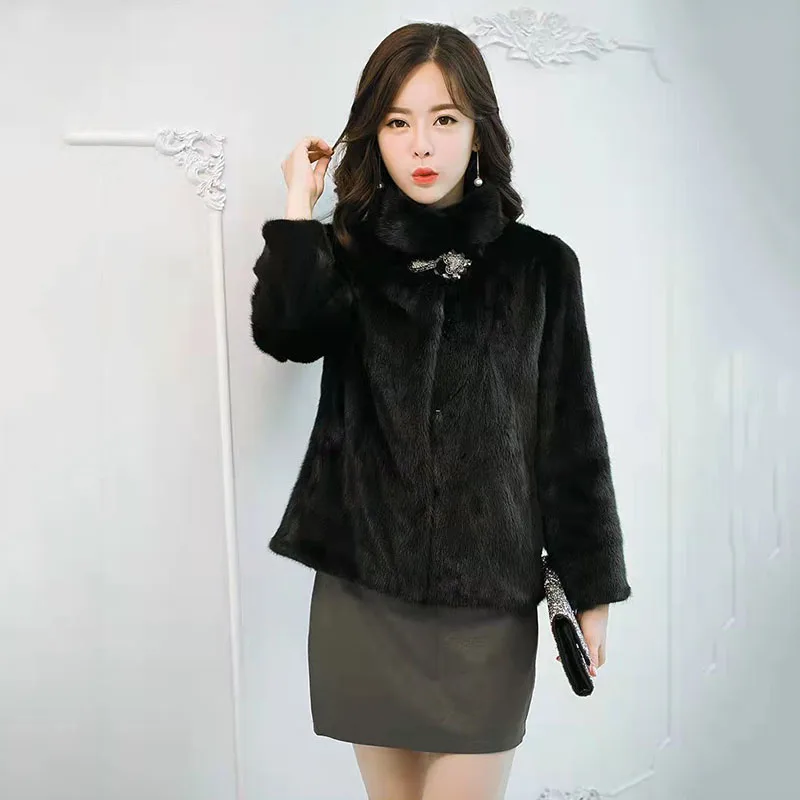 2023 New Mink Fur Loose Coat Senhoras Curto Moda Temperamento Stand Collar Joker Outono E Inverno Casaco Motherpocket Feminino Maré