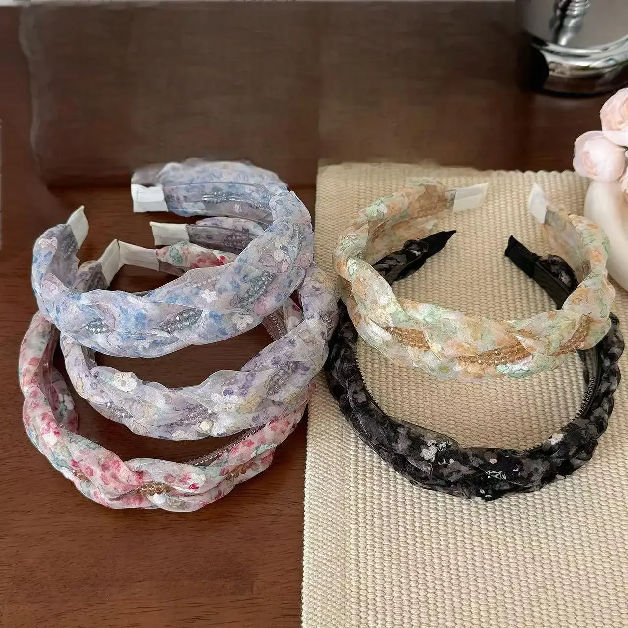 

Elegant Pearl Hair Clip Headband Korean Style Hair Hoop for Women Party Wedding Daily Fashion Hair Accessories