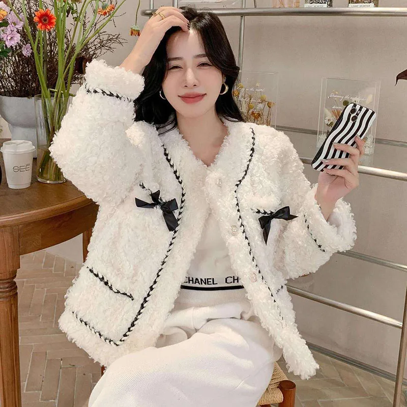 Korean Women Winter Jackets 2022 Wild Sweet Bowknot White Lamb Wool Coats Woman New Streetwear Warm Faux Fur Jacket