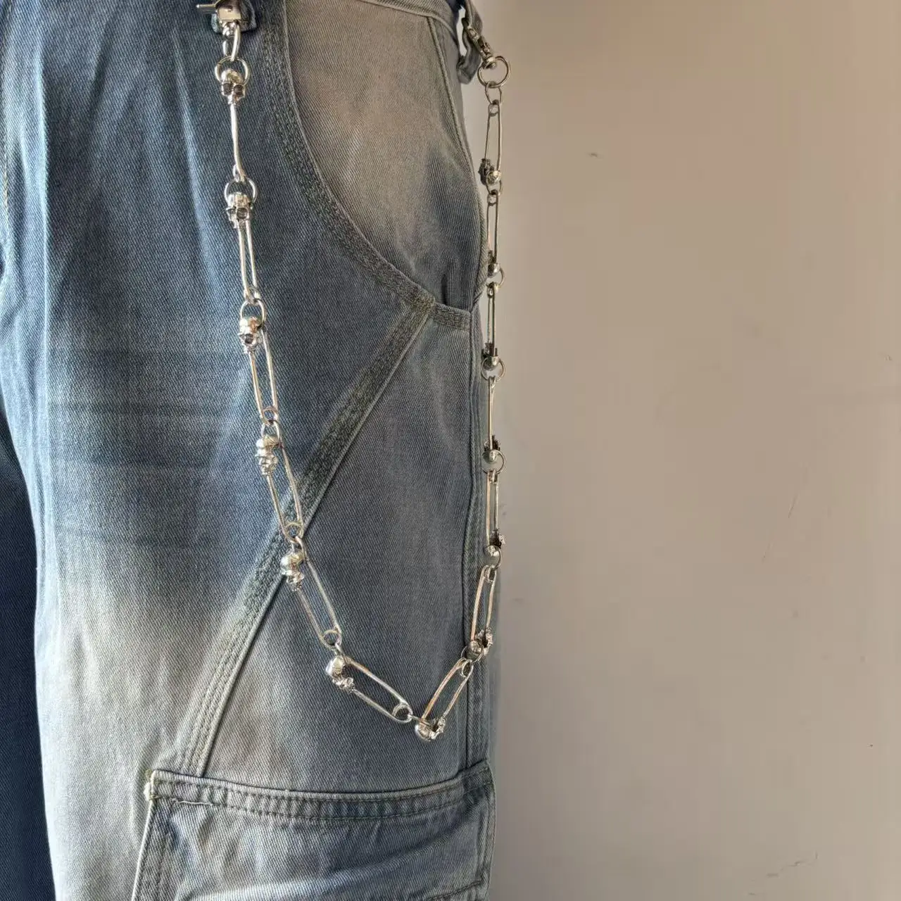 Vintage Skull Pin Jeans Waist Rock Hip-Hop Punk Pendant Dark Style Bag Chain