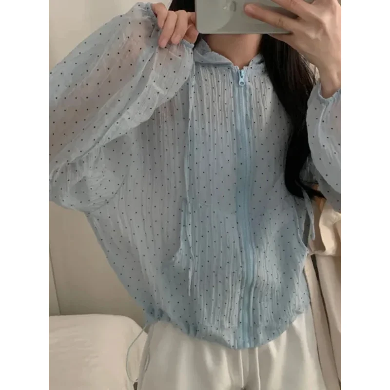 

Polka Dot Printed Long Sve Women'S Summer Fre Sle Anti UV Hat Jaet Korean Loose Fit Bubble Sve Zipper Closure Top