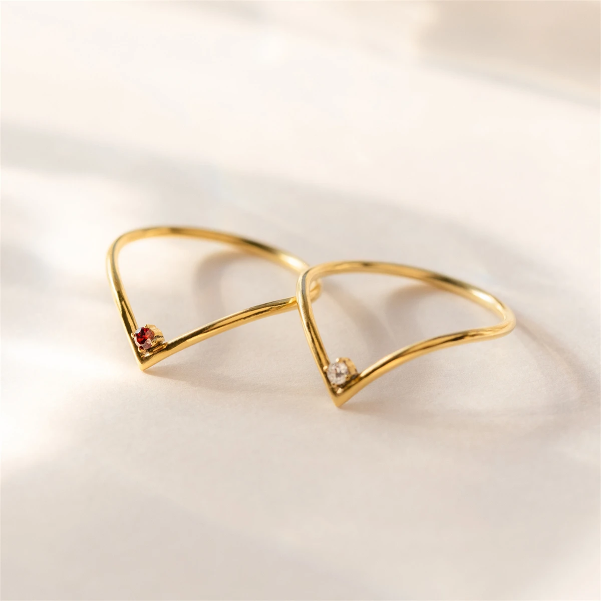 خاتم فولاذ التيتانيوم مع طلاء كهربائي فراغي في الفرن ، خاتم حجر عيد ميلاد ، هدية عيد الأم ، ديمبر