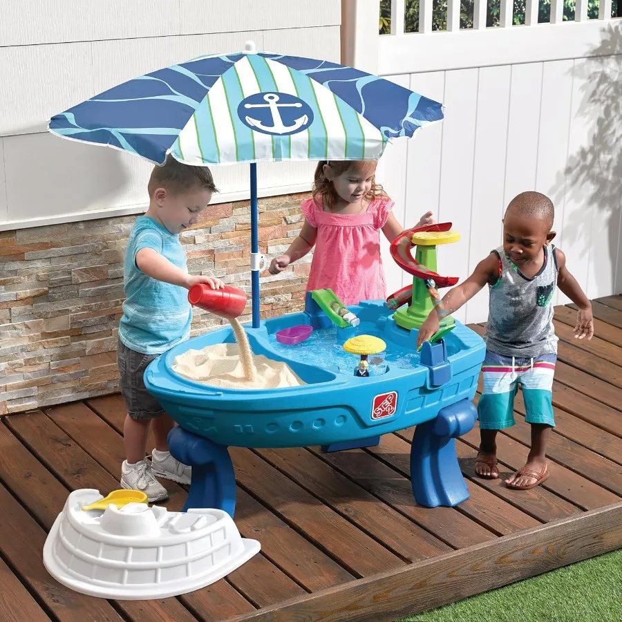 Mesa de areia e água Fiesta Cruise com guarda-chuva, conjunto de brinquedos sensoriais para atividades infantis, brinquedos ao ar livre de verão, acessórios de brinquedo aquático de 10 peças