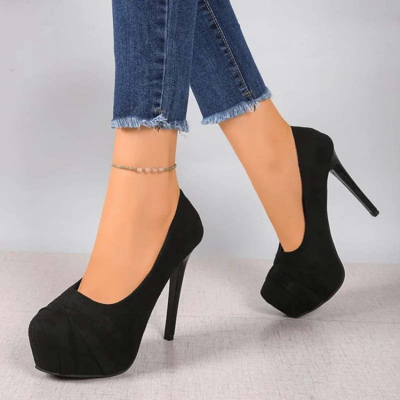Frühjahr 2026 Damenmode Große Größen High Heels Schwarze Slip-On Schuhe mit Dünnem Absatz Samtoberfläche Prinzessinnen-Stil Runde Spitze – Detail 3