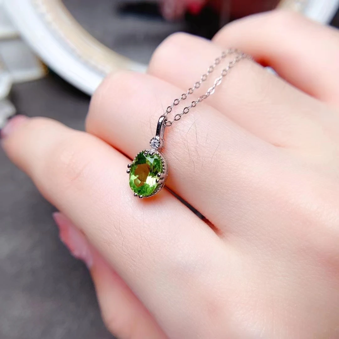 1ct Natural Peridot Pendant for Office Woman 6mm*8mm VVS Grade Peridot Jewelry Small 925 Silver Gemstone Necklace Pendant