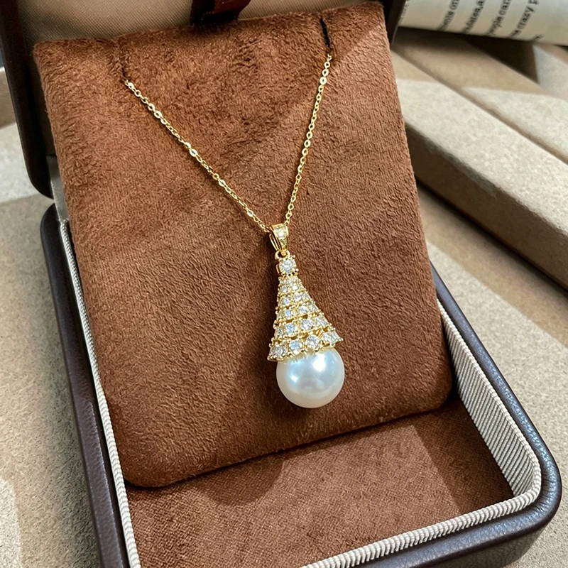 Shell Pearl Pendant Necklace with Round-Cut Moissanite for Women Silver Tone Copper Adjustable Chain